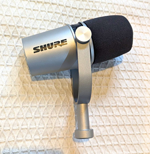 Shure mv7 condenser microphone - mv7,