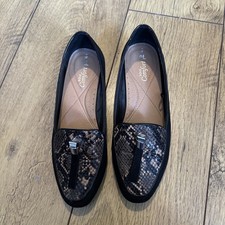 TU Sole Comfort Shoes Size 5