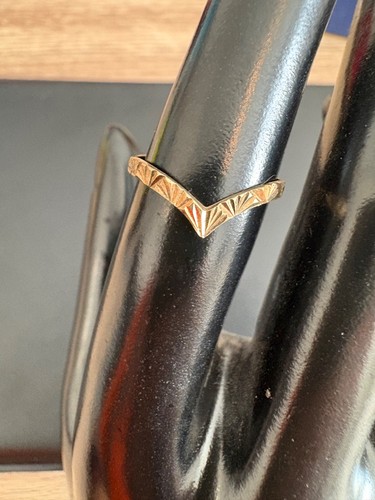 9ct gold wishbone size - n, fully