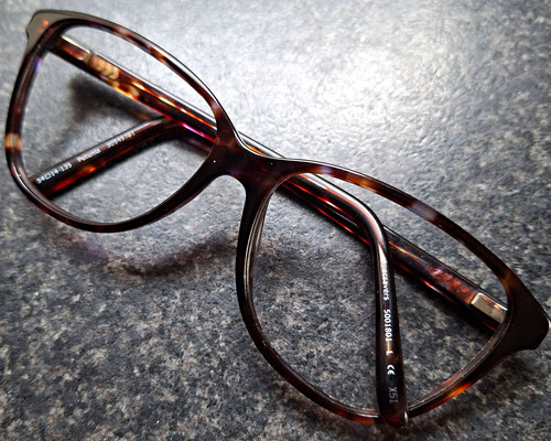Specsavers petunia brown - petunia,