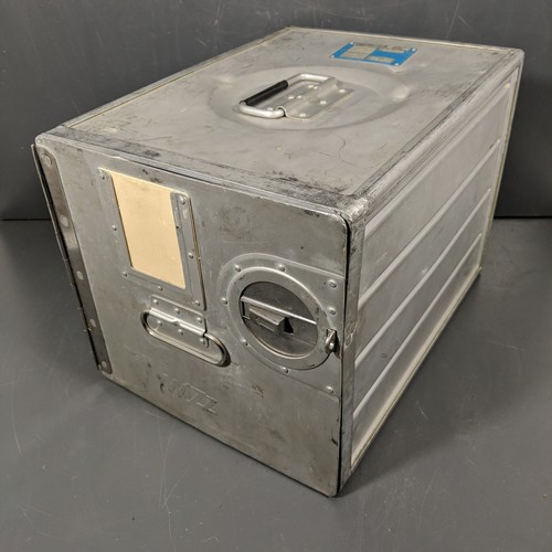 Wizz airlines small galley - small,