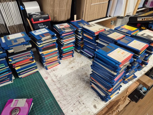 Floppy disk bundle used - floppy,