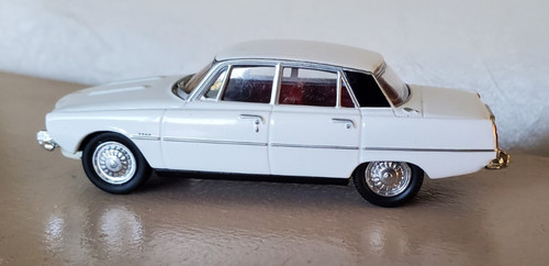 Rare white diecast - 1:43, v8