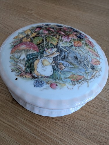 Royal doulton vintage brambly - doulton,