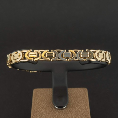 9ct yellow gold - (agj),