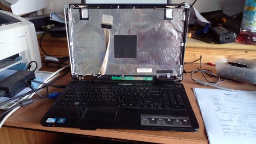 Machines e525 laptop boots - e-machines,