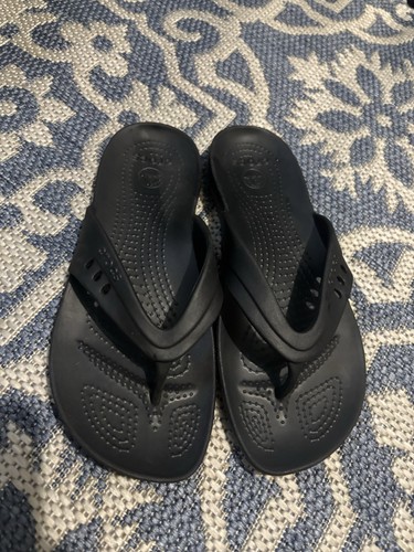 Black crocs flip flops size - black,