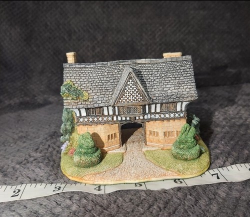 Lilliput lane swan cygnet - swan,