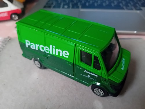 Corgi mercedes 207d - mercedes, van