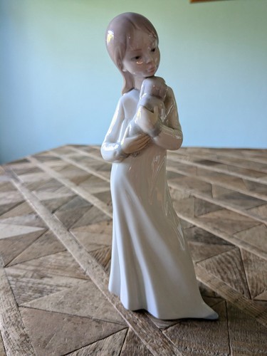 Nao lladro girl with puppy - girl,