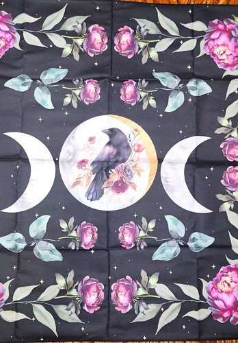 Triple moon raven - raven, altar