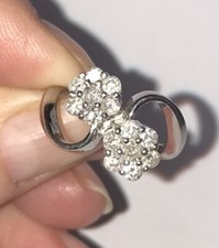 Stunning! 18ct White Gold