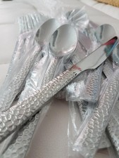 24 Pieces Cutlery Set