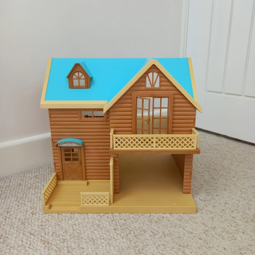 Sylvanian families larchwood - families,