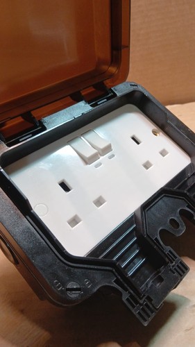 Outdoor socket 13a - socket,