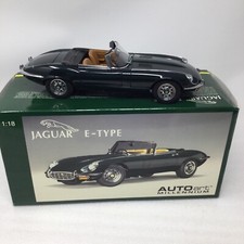 AUTOART JAGUAR E-TYPE ROADSTER