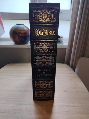 Easton press the holy bible - the,