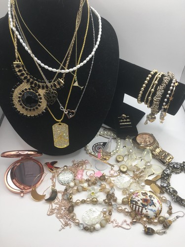 Job lot gold tone jewellery - gold,