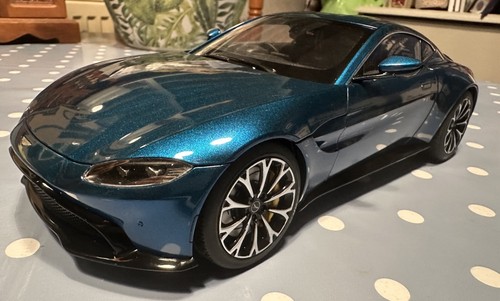 Autoart aston martin - autoart,