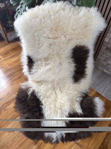 Beautiful real sheepskin rug - real,