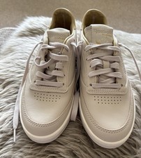 REEBOK 1Y3501 Classics Women's beige Leather trainers Shoes Size UK 4 / 37