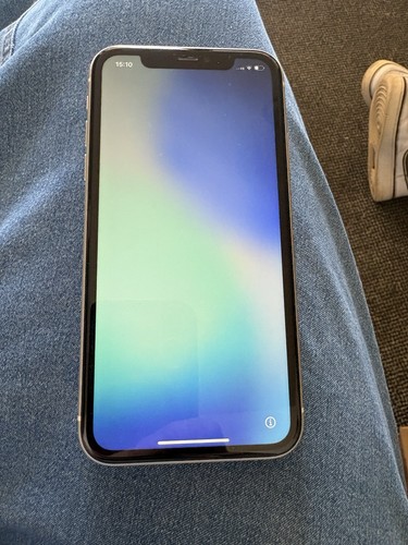 Apple iphone 64gb white - 11,