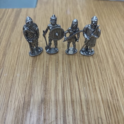 Military figures lot - figures,
