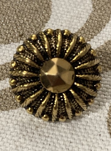 Antique gold effect - antique,