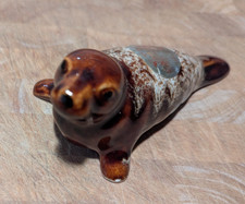 FOSTERS SOUTH WEST CORNISH POTTERY - BROWN HONEYCOMB PATTERNED SEAL