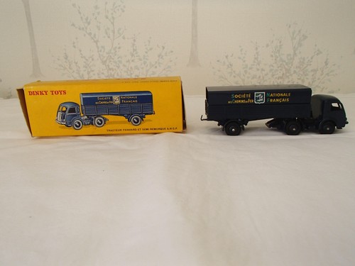 Dinky toys camion - -,