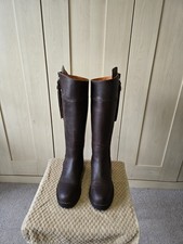 Fairfax & Favor Regina