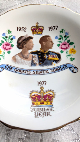Queen silver jubilee - queen’s,