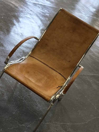 Vintage leather lounge chair - a,