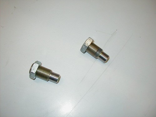 Mounting bolt swingarm