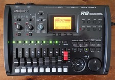 ZOOM R8 Digital Recorder boxed