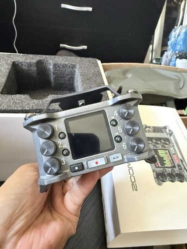Zoom multitrack digital - f6,