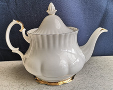 ROYAL ALBERT Val D'or China