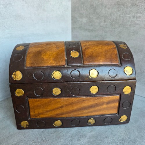 Heavy vintage wooden treasure - vintage,