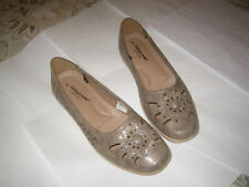 Ladies shoes ‘ Cushion-walk ‘ – size 5 – bronze – good condition