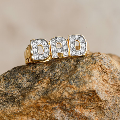 Mens 18ct gold dad - ring, on
