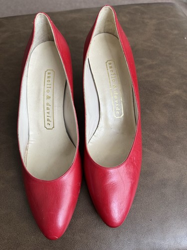 Women red high - high, court