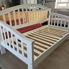 Elegant Wooden Day Bed