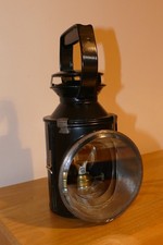 A BR(E) 3 aspect railway