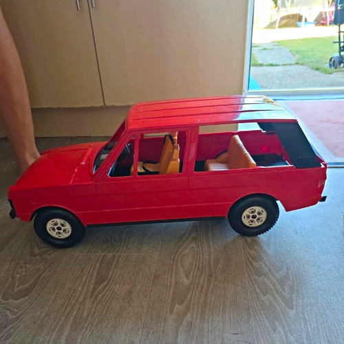 Pedigree sindy doll car - pedigree,