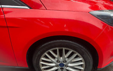Ford Focus Mk3 2011-2014 - o/s-driver front wing - red CB - breaking - 390