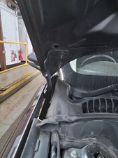 BONNET HINGE RH FORD MONDEO