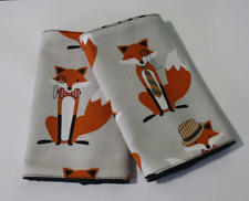 BABY CARRIER DRIBBLE/SUCK