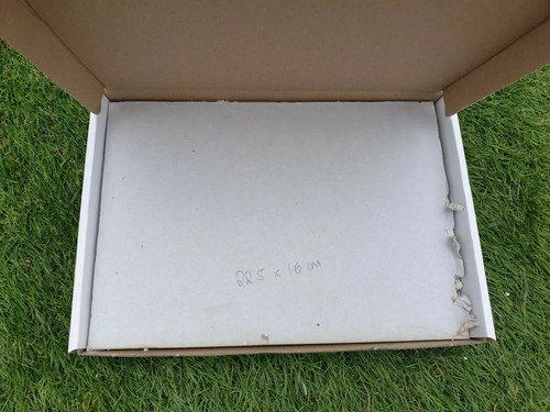 Plasterboard hole wall - in,