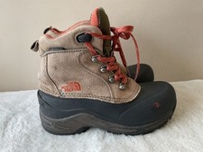 THE NORTH FACE boys WATERPROOF and INSULATED muck boots stable/yard size 1/33.5