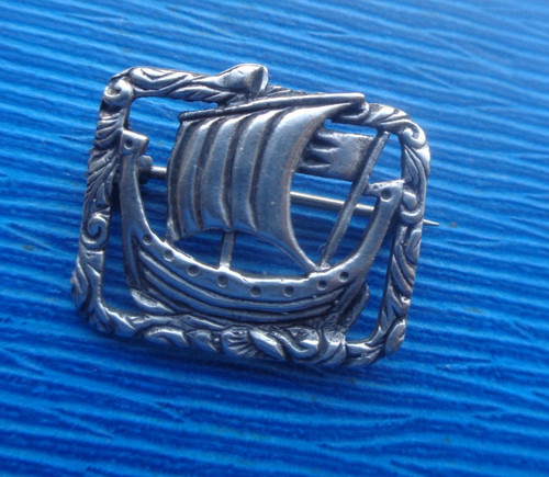 Silver scottish iona brooch - silver,